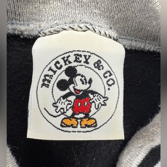 ✨ Vintage Mickey & Co. Disney Crewneck Sweatshirt – Size XL ✨ - Picture 6 of 9